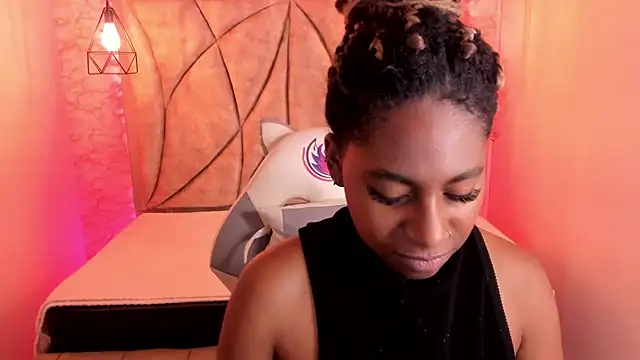 Snapshot of Queen_perla_ chatting on February 2025 12:37:01 PM Queen perla online show from February 2025 12:37:01 PM