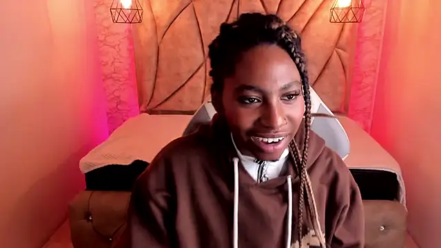 Snapshot of Queen_perla_ chatting on February 2025 07:21:01 PM Queen perla online show from February 2025 07:21:01 PM