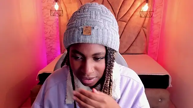 Snapshot of Queen_perla_ chatting on February 2025 04:42:02 PM Queen perla online show from February 2025 04:42:02 PM