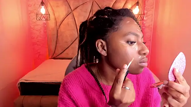 Snapshot of Queen_perla_ chatting on February 2025 12:36:02 PM Queen perla online show from February 2025 12:36:02 PM