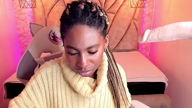 Snapshot of Queen_perla_ chatting on February 2025 06:07:01 AM Queen perla online show from February 2025 06:07:01 AM