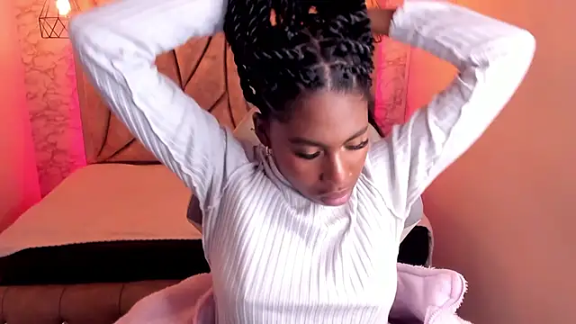 Snapshot of Queen_perla_ chatting on March 2025 04:02:01 PM Queen perla online show from March 2025 04:02:01 PM