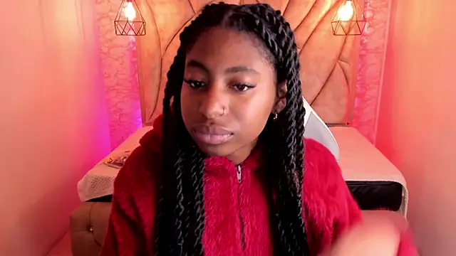 Snapshot of Queen_perla_ chatting on March 2025 12:15:01 PM Queen perla online show from March 2025 12:15:01 PM