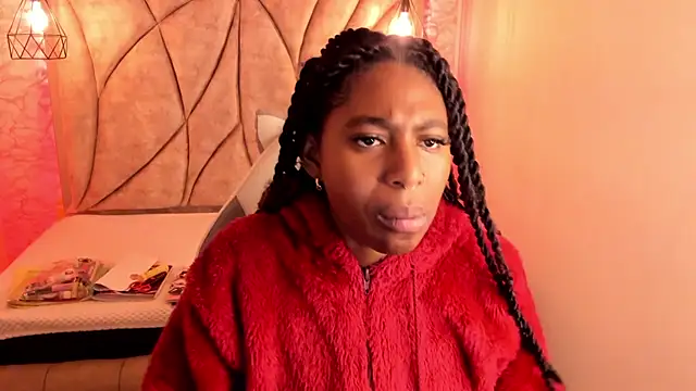 Snapshot of Queen_perla_ chatting on March 2025 12:40:02 PM Queen perla online show from March 2025 12:40:02 PM