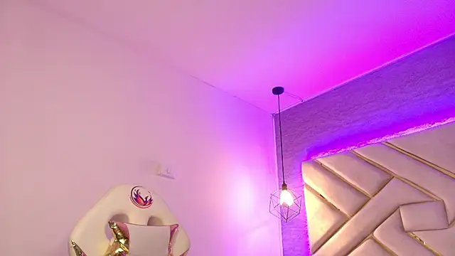 Snapshot of Queen_perla_ chatting on March 2025 12:17:01 PM Queen perla online show from March 2025 12:17:01 PM