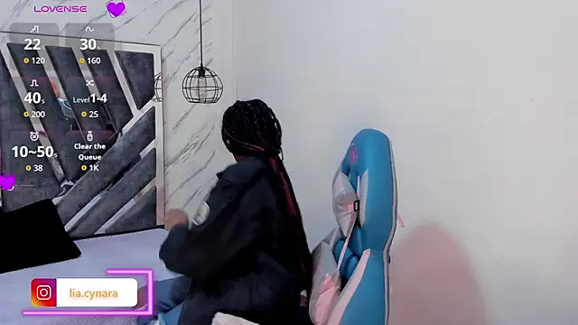 Snapshot of Queen_perla_ chatting on September 2025 01:23:02 PM Queen perla online show from September 2025 01:23:02 PM