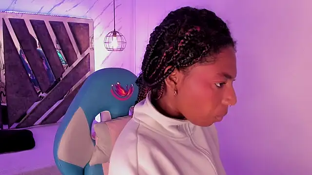 Snapshot of Queen_perla_ chatting on September 2025 12:30:01 PM Queen perla online show from September 2025 12:30:01 PM