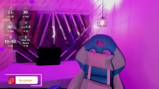 Snapshot of Queen_perla_ chatting on September 2025 11:59:01 AM Queen perla online show from September 2025 11:59:01 AM