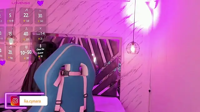 Snapshot of Queen_perla_ chatting on October 2025 12:24:02 PM Queen perla online show from October 2025 12:24:02 PM