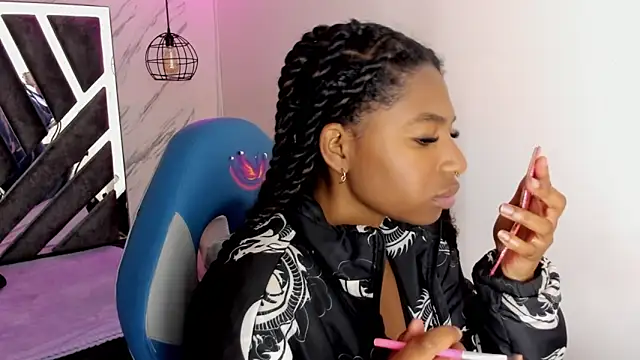 Snapshot of Queen_perla_ chatting on October 2025 12:33:01 PM Queen perla online show from October 2025 12:33:01 PM