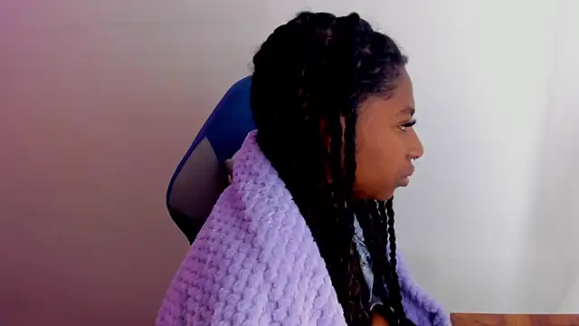 Snapshot of Queen_perla_ chatting on October 2025 02:35:01 AM Queen perla online show from October 2025 02:35:01 AM