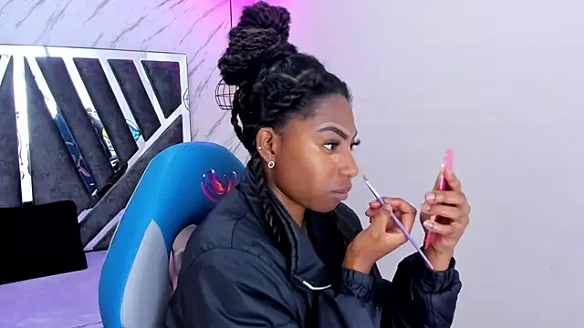 Snapshot of Queen_perla_ chatting on November 2025 12:16:01 PM Queen perla online show from November 2025 12:16:01 PM