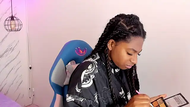 Snapshot of Queen_perla_ chatting on November 2025 11:32:01 AM Queen perla online show from November 2025 11:32:01 AM