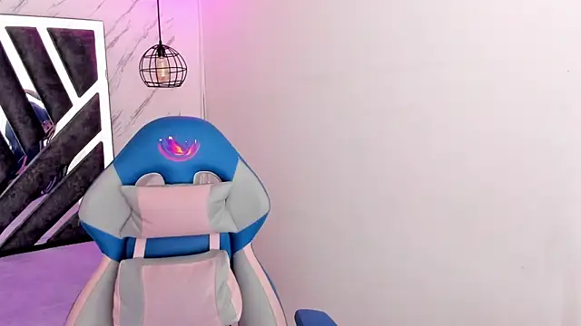 Snapshot of Queen_perla_ chatting on November 2025 11:42:01 AM Queen perla online show from November 2025 11:42:01 AM