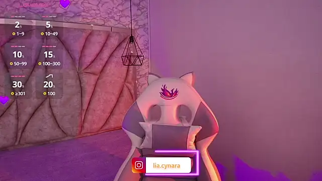 Snapshot of Queen_perla_ chatting on November 2025 11:43:02 AM Queen perla online show from November 2025 11:43:02 AM