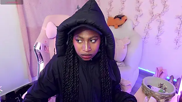 Snapshot of Queen_perla_ chatting on December 2025 11:11:02 PM Queen perla online show from December 2025 11:11:02 PM