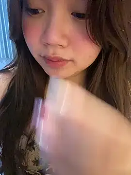 Snapshot of Hotellinh12 chatting on December 2025 10:55:01 AM Hotellinh12 online show from December 2025 10:55:01 AM