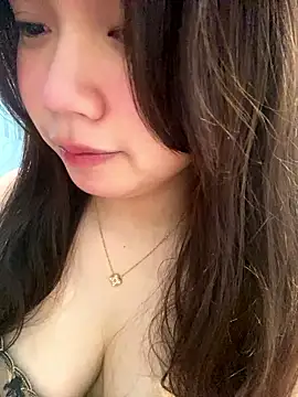 Snapshot of Hotellinh12 chatting on January 2026 05:57:01 AM Hotellinh12 online show from January 2026 05:57:01 AM