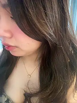 Snapshot of Hotellinh12 chatting on January 2026 05:02:02 AM Hotellinh12 online show from January 2026 05:02:02 AM