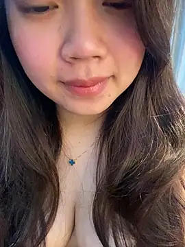 Snapshot of Hotellinh12 chatting on March 2026 05:22:01 AM Hotellinh12 online show from March 2026 05:22:01 AM