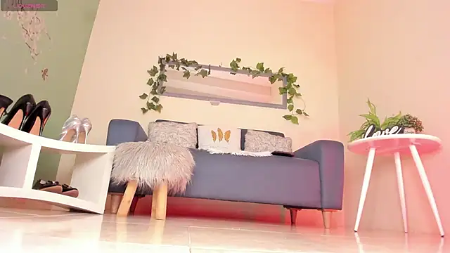 Snapshot of thais_dreams chatting on February 2025 12:27:01 PM thais dreams online show from February 2025 12:27:01 PM