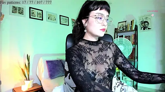 Conlosmichis online show from October 2025 11:03:01 PM