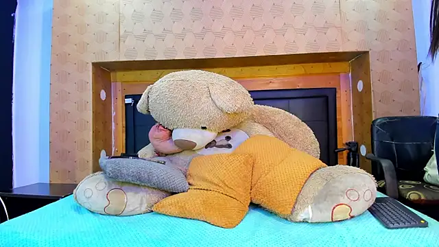 Snapshot of SofiAndNicol chatting on December 2025 10:24:01 AM SofiAndNicol online show from December 2025 10:24:01 AM