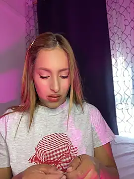 Agnescruzz online show from May 2026 03:30:02 PM