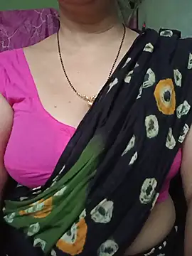 Snapshot of Rosy-B chatting on May 2026 10:01:01 AM Rosy-B online show from May 2026 10:01:01 AM