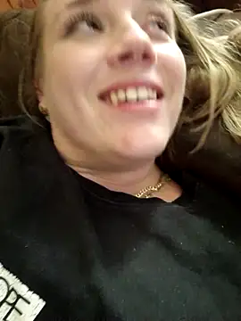 Snapshot of Off_the_Lesh chatting on May 2026 04:09:02 AM Off the Lesh online show from May 2026 04:09:02 AM