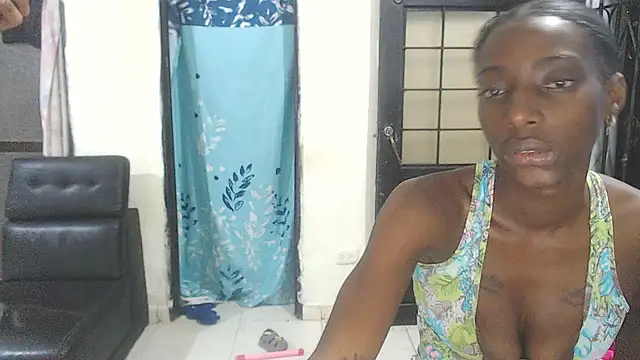 Snapshot of spicycouplex chatting on February 2025 05:05:02 AM spicycouplex online show from February 2025 05:05:02 AM