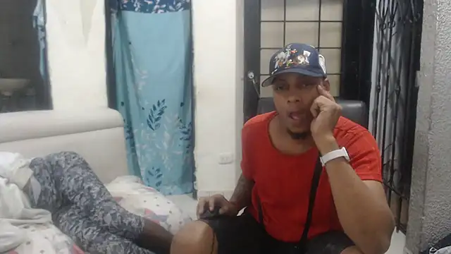 Snapshot of spicycouplex chatting on March 2025 05:11:01 AM spicycouplex online show from March 2025 05:11:01 AM