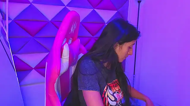 Cameron cutte online show from November 2025 08:20:01 PM