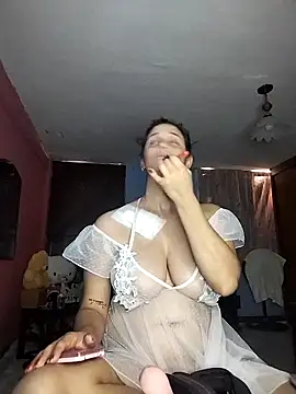 Catalinacandela online show from February 2026 07:40:01 PM