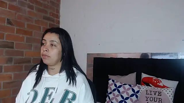 Snapshot of salome__hills1 chatting on November 2025 01:32:02 PM salome hills1 online show from November 2025 01:32:02 PM