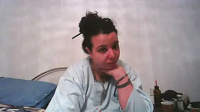 AliceBehind online show from March 2026 05:22:02 AM