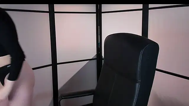 Snapshot of Goddess-Rose chatting on January 2025 11:15:01 PM Goddess-Rose online show from January 2025 11:15:01 PM