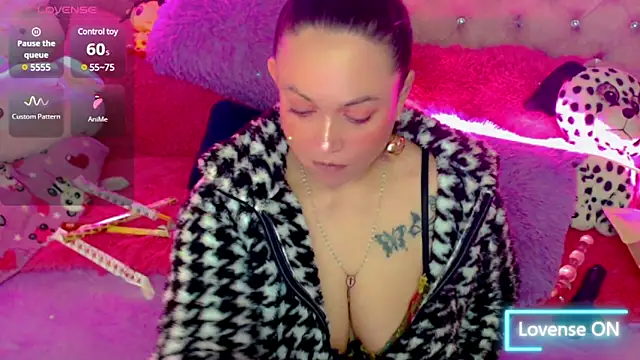 Snapshot of martina_bk chatting on January 2025 07:43:02 AM martina bk online show from January 2025 07:43:02 AM