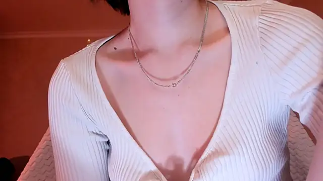 Snapshot of Britney_Ross chatting on October 2025 03:07:02 AM Britney Ross online show from October 2025 03:07:02 AM