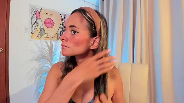 SkiinnyAna online show from November 2025 07:38:01 PM