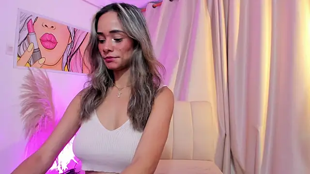 SkiinnyAna online show from April 2026 07:33:02 PM