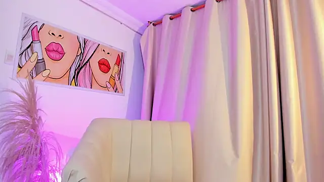 SkiinnyAna online show from April 2026 07:40:01 PM