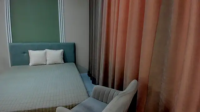 Snapshot of Amanda_Goodwin_ chatting on July 2026 03:18:01 PM Amanda Goodwin online show from July 2026 03:18:01 PM