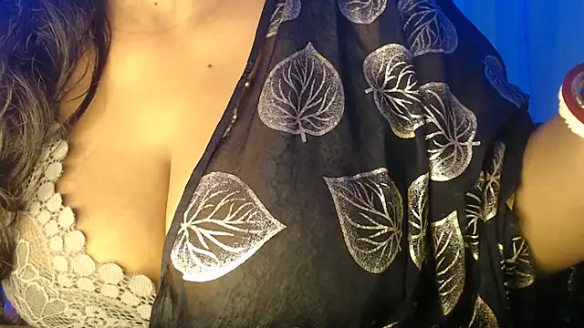 Prita07 online show from October 2025 11:07:01 AM