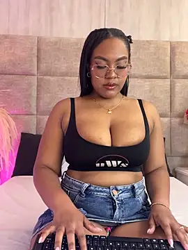 Esmeralda Duarte online show from February 2026 04:05:02 AM