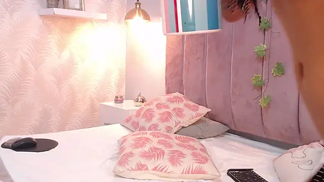 LeenaBrown online show from February 2025 03:58:02 PM