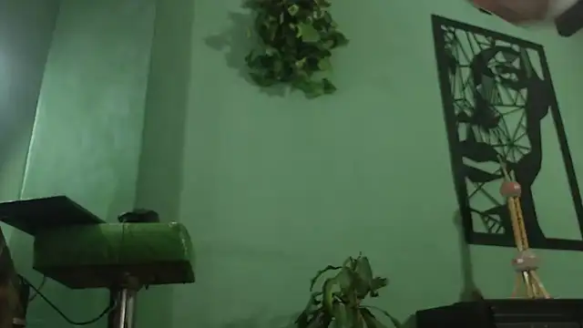 thirstymoonxx online show from September 2025 04:03:01 AM