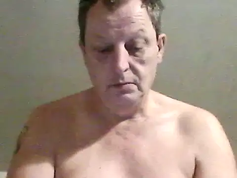 Snapshot of chubbybear2cum chatting on February 2025 01:43:02 AM chubbybear2cum online show from February 2025 01:43:02 AM