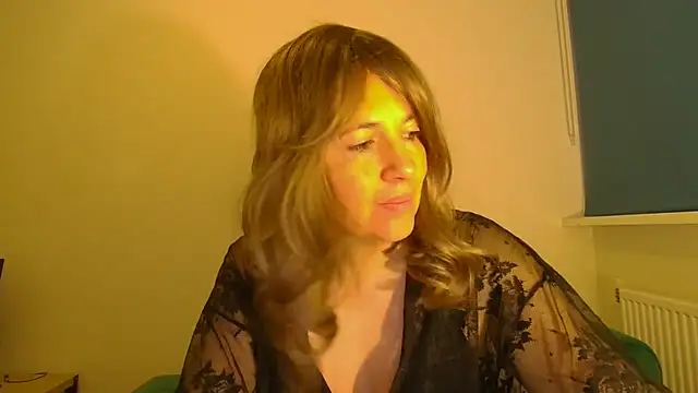 Snapshot of Ella_Next_Door chatting on November 2025 06:30:02 AM Ella Next Door online show from November 2025 06:30:02 AM