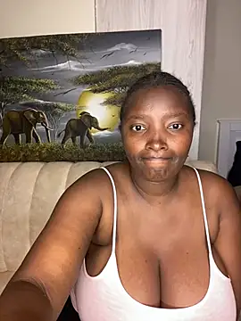 Snapshot of Naughty-sonia2 chatting on February 2025 05:20:01 PM Naughty-sonia2 online show from February 2025 05:20:01 PM